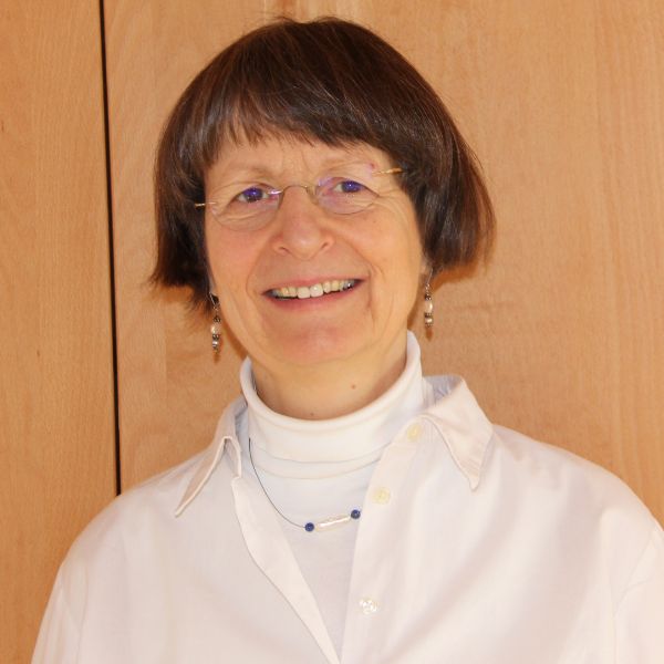 Márta Guóth-Gumberger